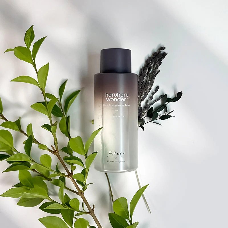Haruharu Wonder Black Rice Hyaluronic Toner For Sensitive Skin - veido tonikas jautriai odai